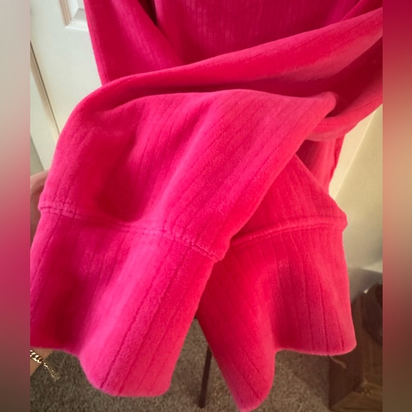 Jessica Simpson Active Hot Pink Top - Picture 4 of 6